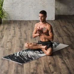Gaiam Reversible Spiral Motion Yoga Mat (6mm) -Yoga Spirit Shop 05 62435 YogaMat ReversibleSpiralMotion LF A