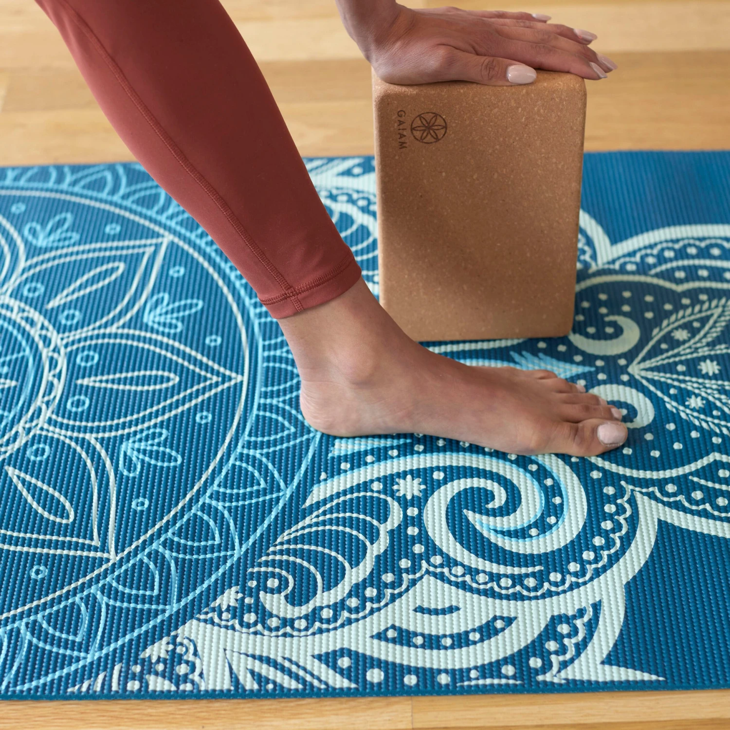 Gaiam Premium Reversible Seaglass Yoga Mat (6mm) 10 Gaiam Premium Reversible Seaglass Yoga Mat (6mm) - Image 8
