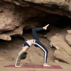 Gaiam Premium Insta-Grip Yoga Mat (6mm) -Yoga Spirit Shop OutfitA 1548